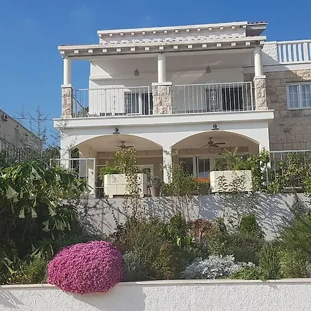 Loft Direkt Am Mit Grosser Terrasse Apartmán Lumbarda